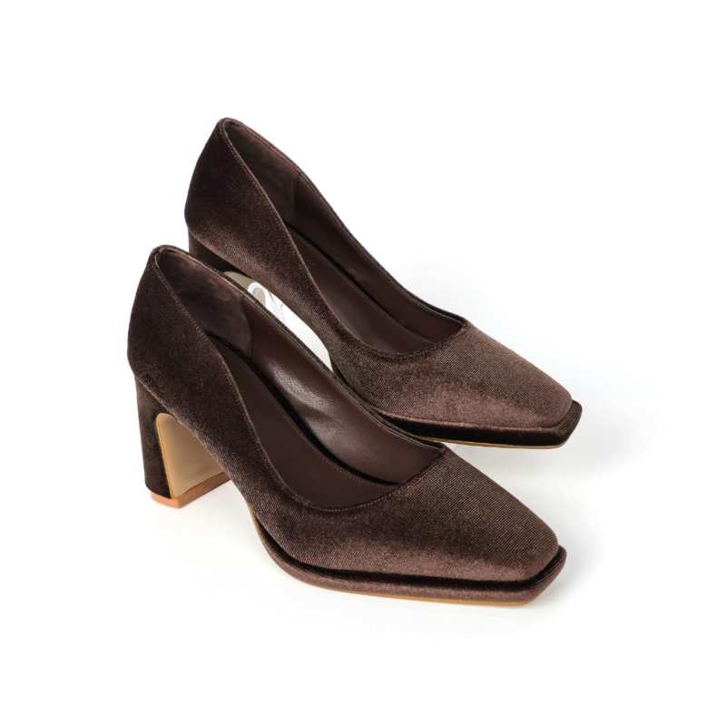 Arvena Velvet Pump