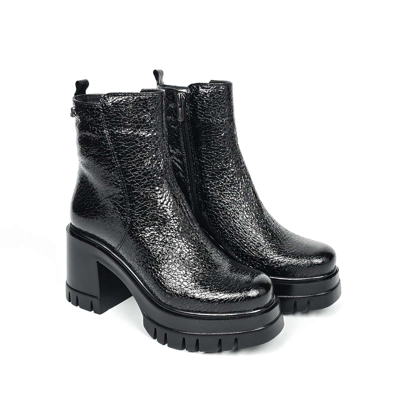 Venus Obsidian Platform Boot